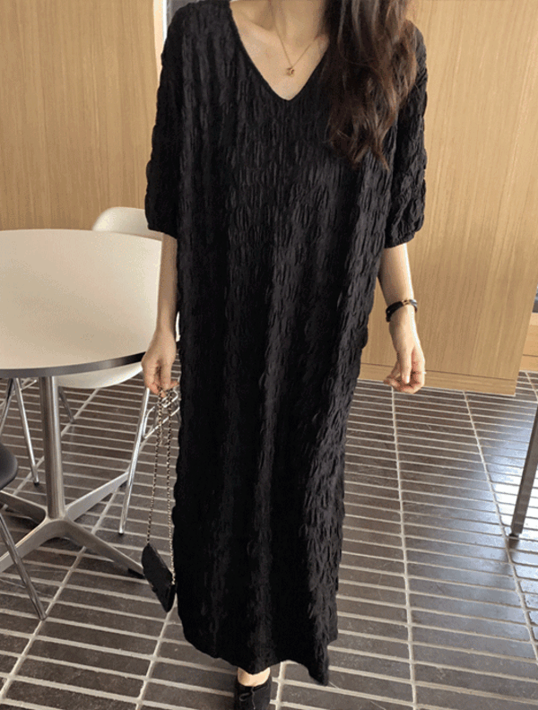 [Le Bon] V领 宽松的 褶皱 长款 连衣裙 (黑色,奶油象牙色)