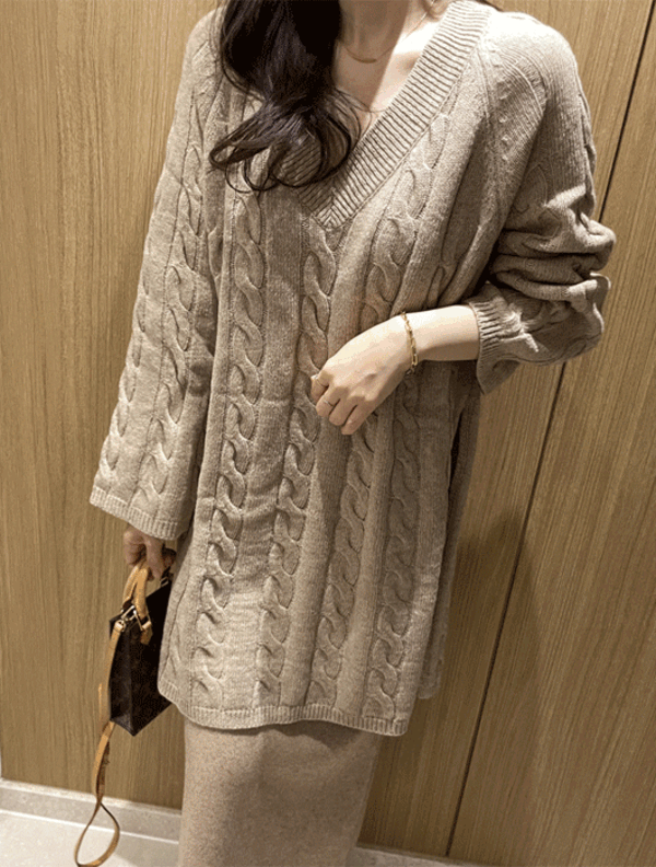 Lana V-neck twisted long slit knitwear (beige, black, ivory)